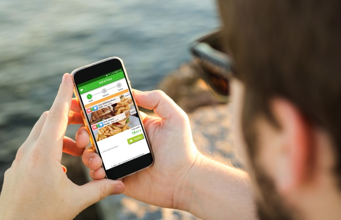 Objedn&aacute;v&aacute;n&iacute; don&aacute;&scaron;ky j&iacute;del přes mobil