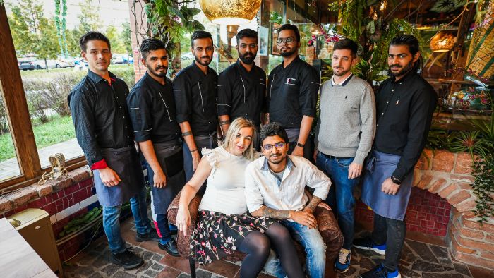 Monika Ježkov&aacute; s manželom Turjom a person&aacute;lom re&scaron;taur&aacute;cie